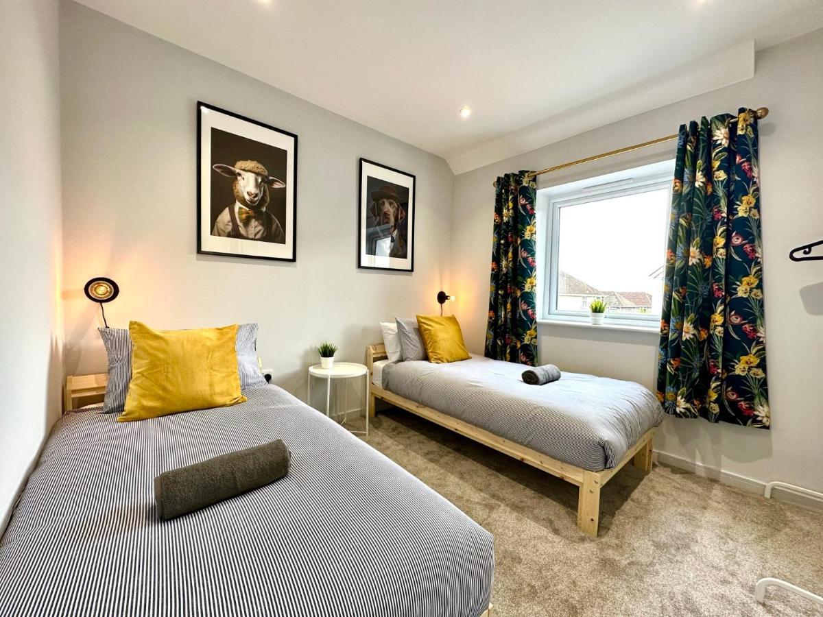 Stunning Brand New House - Sleeps 6 - Free Parking - Great Location - Fast Wifi - Smart Tv - Close To Poole & Bournemouth & Sandbanks Eksteriør bilde