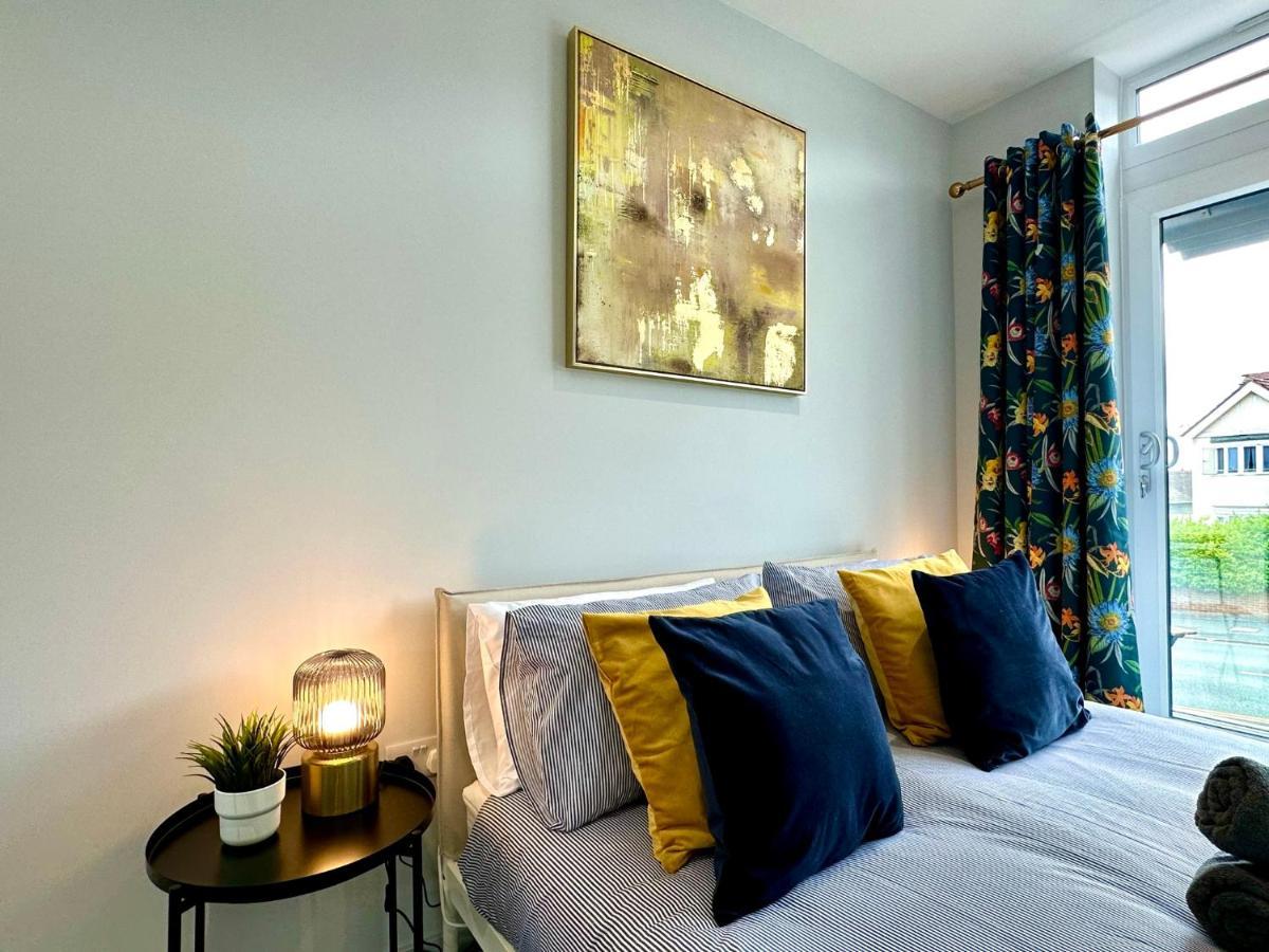 Stunning Brand New House - Sleeps 6 - Free Parking - Great Location - Fast Wifi - Smart Tv - Close To Poole & Bournemouth & Sandbanks Eksteriør bilde